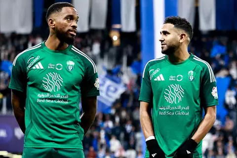 الهلال ضد أهلي جدة.. إيفان توني يشعل الكلاسيكو بهدفين في 6 دقائق (فيديو)